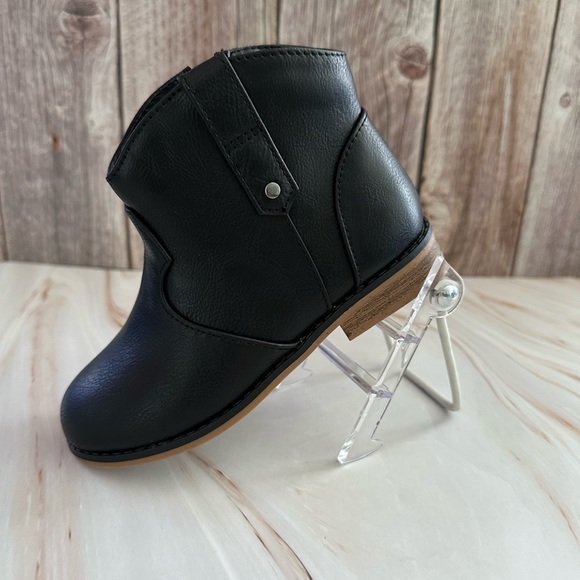 🛍️ Cat & Jack Toddler Girls’ Tiffy Booties 🛍️ - Picture 5 of 9